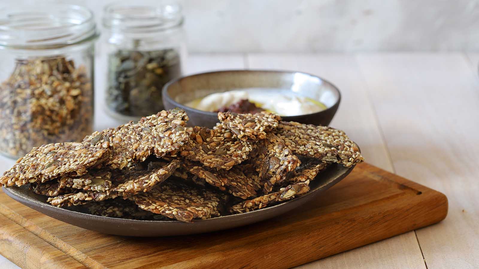 Fröknäcke – ett hälsosamt knäckebröd till ostbrickan