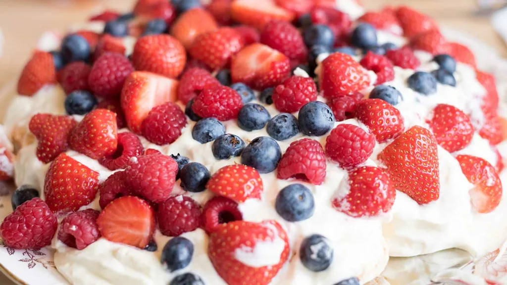 Pavlova – lyxig och somrig efterrätt